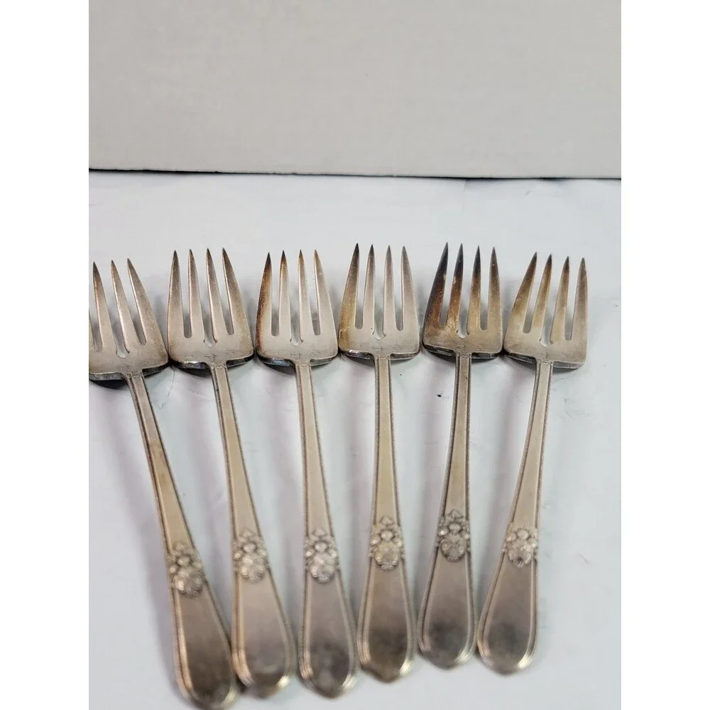 1847 Rogers Bros Adoration 1939 Silverplate Dinner Forks Vintage Lot of 6